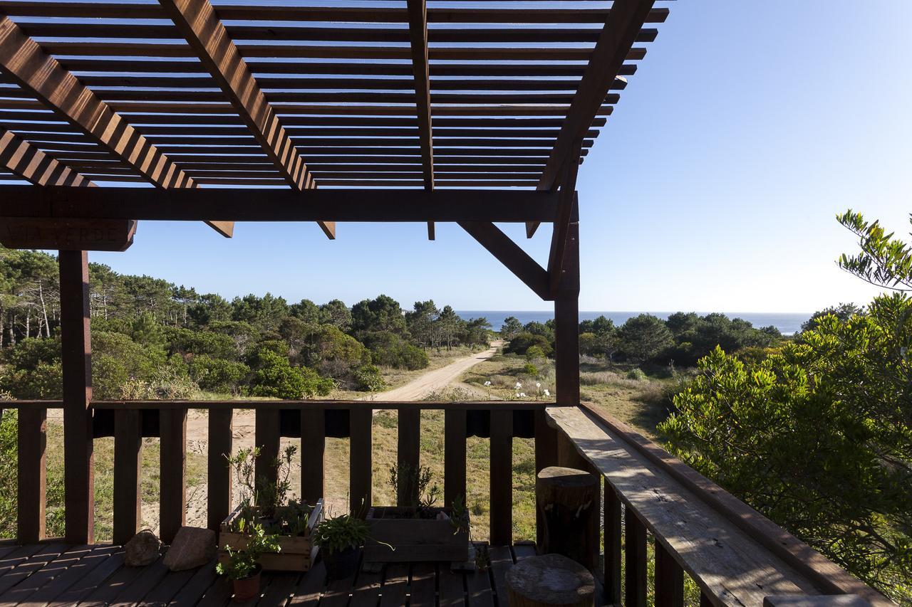 Eco House Via Verde Bed & Breakfast Punta Del Diablo Exterior photo